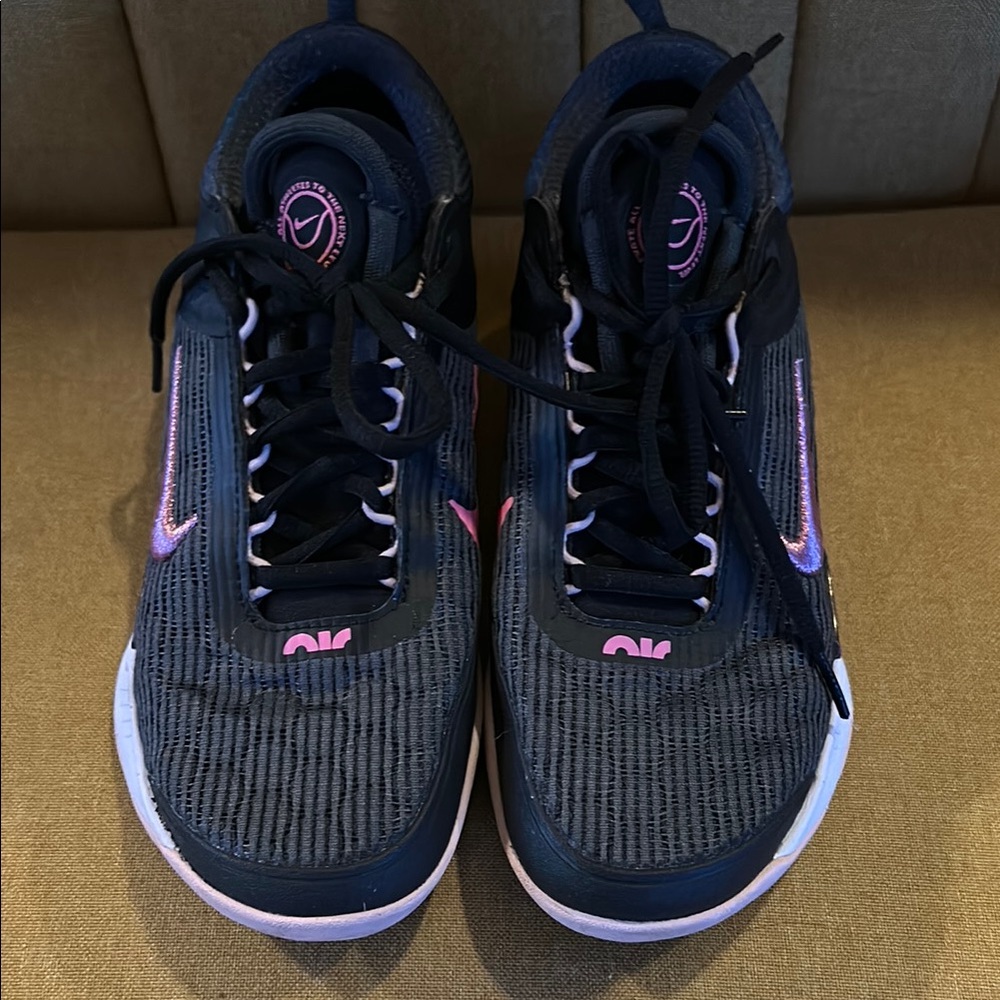 Women's Black and Pink Sneakers Nike 7.5 Tennis Shoes Court